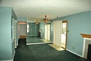 INTERIOR PHOTO