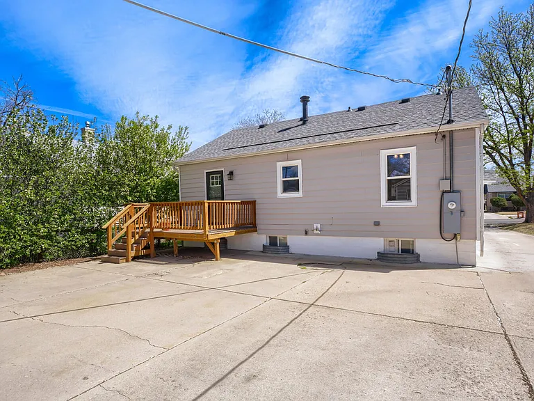 1323 14th Ave — Photo 3