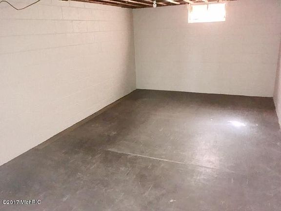 5th image of 1680 Catherine Ave
