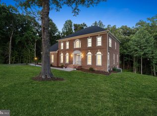 10899 Woodland Falls Dr, Great Falls, VA 22066