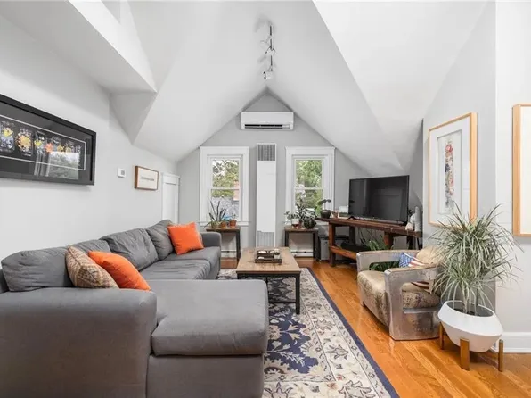 64 Larch St APT 3, Providence, RI 02906