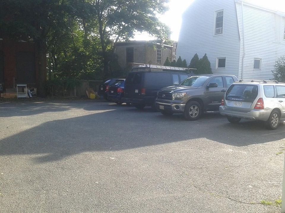 2nd image of 710 Summer St APT 3