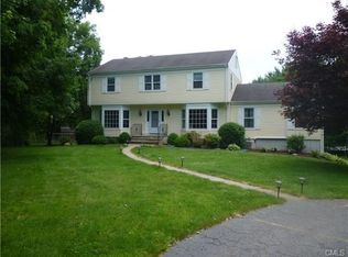 17 Devonshire Rd, Norwalk, CT 06850