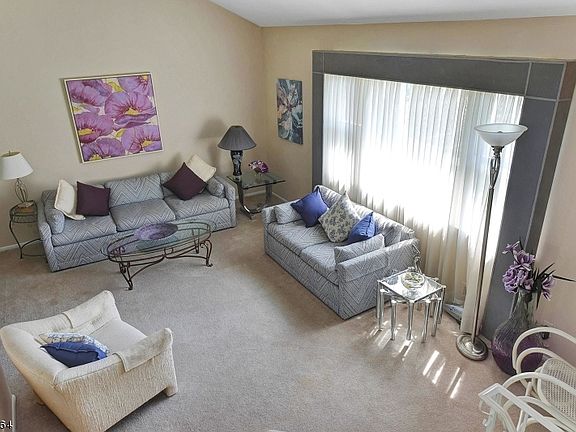 3rd image of 63 Francine Ave