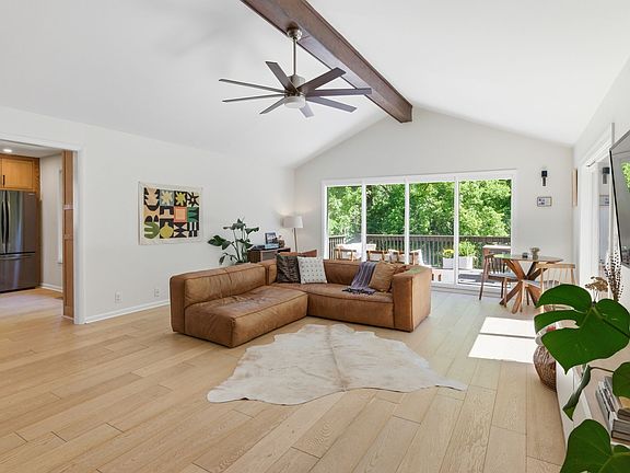 5th image of 934 Giant Oak Dr