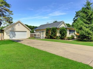 1382 Claas Ave, Holbrook, NY 11741