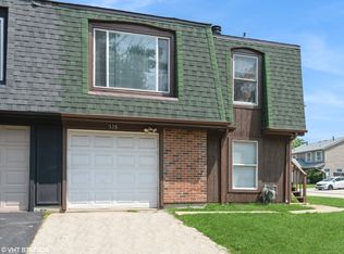 328 Walnut Cir, Bolingbrook, IL 60440