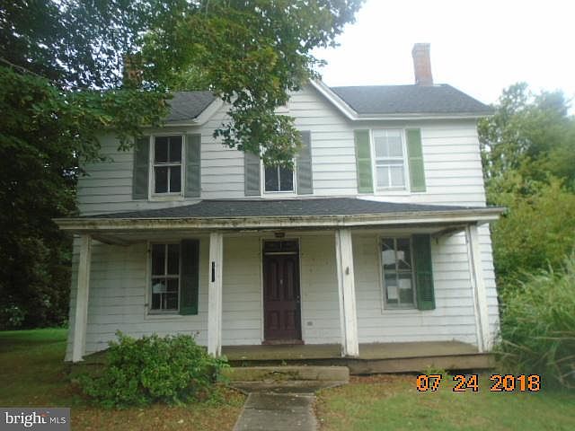 1st image of 104 S Linden St