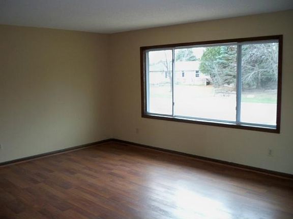 5th image of 2501 152nd Ln NE