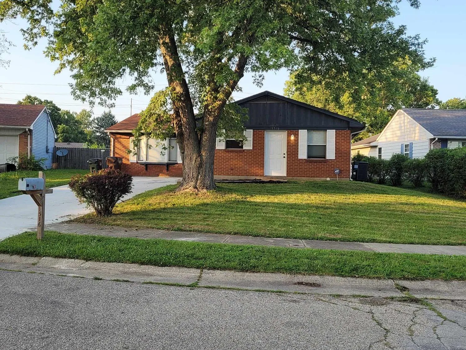 1516 Daniel Ct photo 1