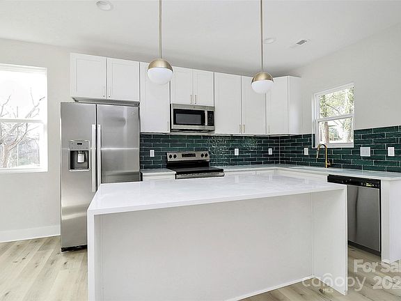 3rd image of 2751 Bradford St