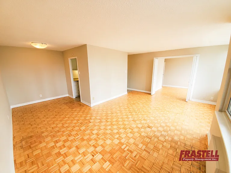 55 Erskine Ave — Photo 22