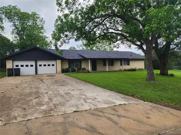 403 S Main St, Caldwell, TX 77836