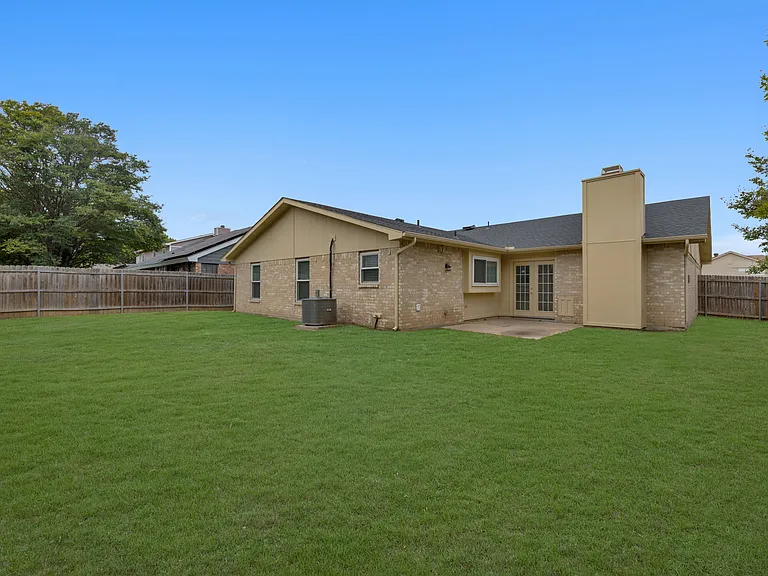 2905 Joymeadow Dr — Photo 6
