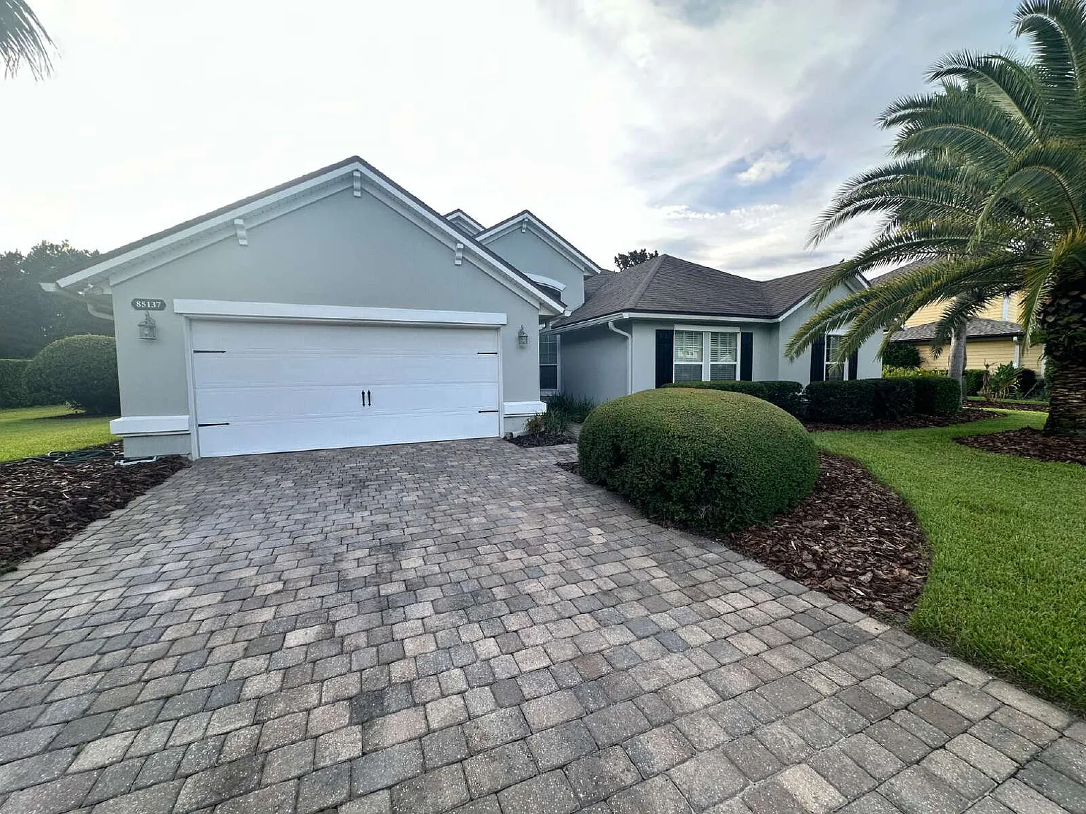 4 bed, 2.5 bath, 2280 sqft, $4,000 — Photo 1