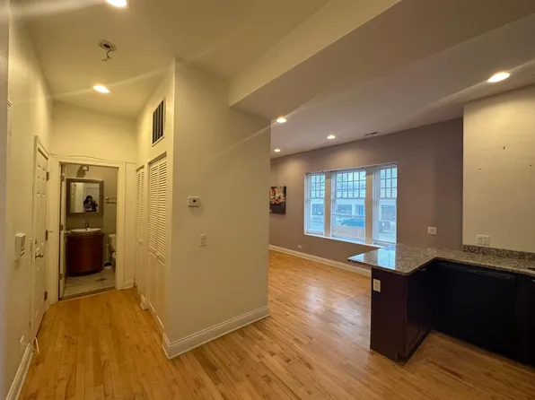 3212 W Fullerton Ave #1, Chicago, IL 60647