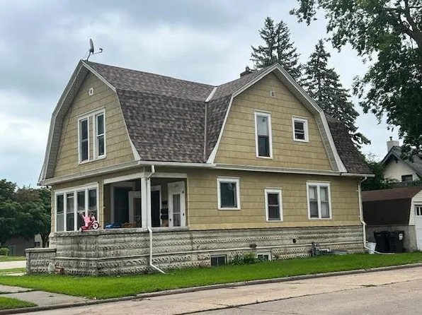 711 1st Dr NW, Austin, MN 55912