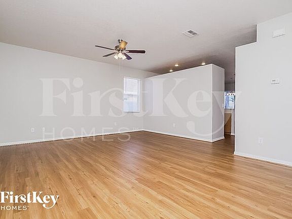 2nd image of 1604 Delano Trent St