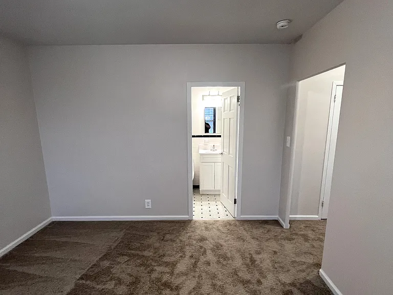 Broadview Apartments — Photo 49