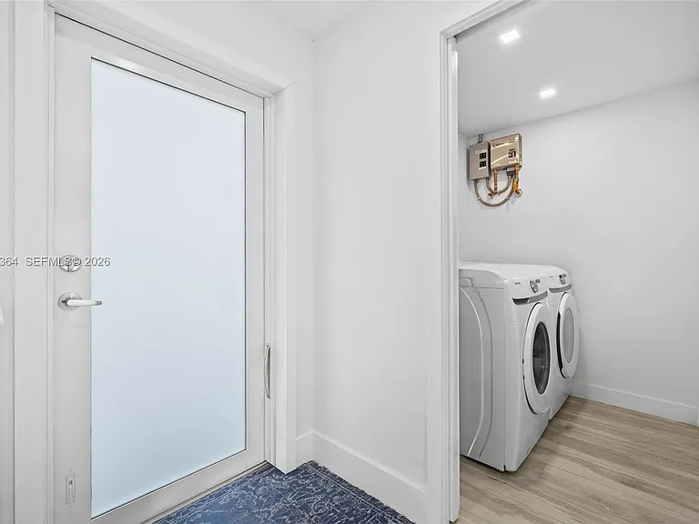 613 NE 26th Ave #613 — Photo 3