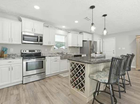 1401 Hickory St, Niceville, FL 32578