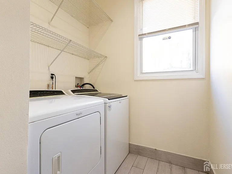 158 Terrace Ave — Photo 8