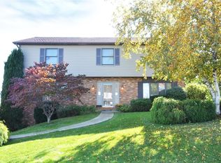155 Cedar Ridge Dr, Monaca, PA 15061