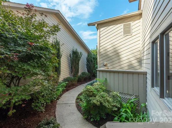 115 Clubwood Ct, Asheville, NC 28803