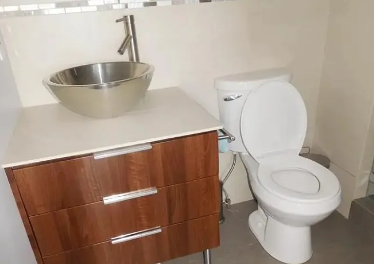 Masterbedroom bathroom
