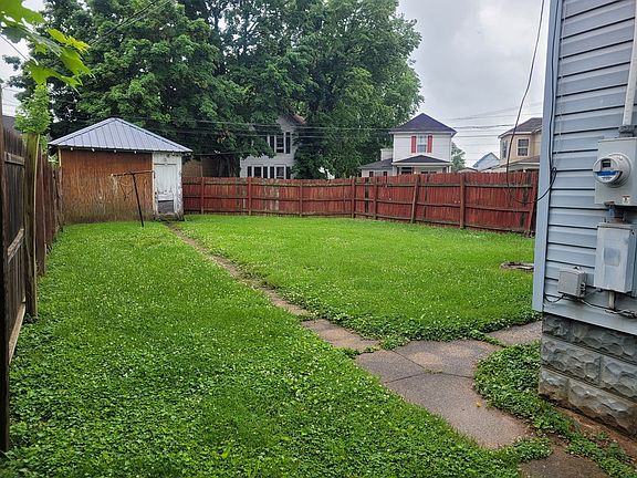3rd image of 734 E 4th St