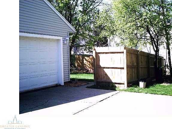 2nd image of 281 E Kenberry Dr