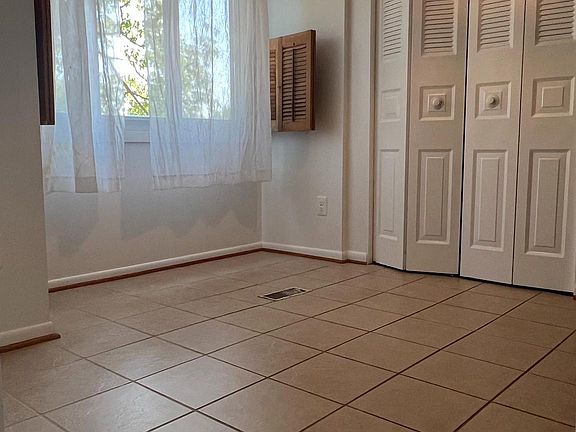 4th image of 104 Giles Pl