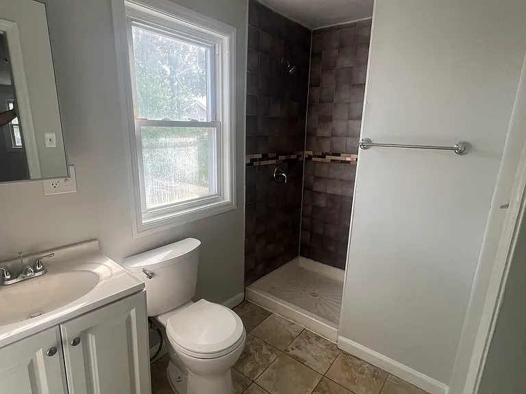 120 Scheerer Ave #2B — Photo 4