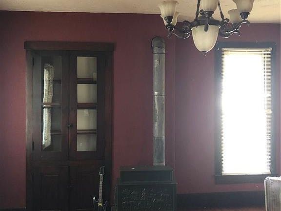 3rd image of 324 Hill Ave