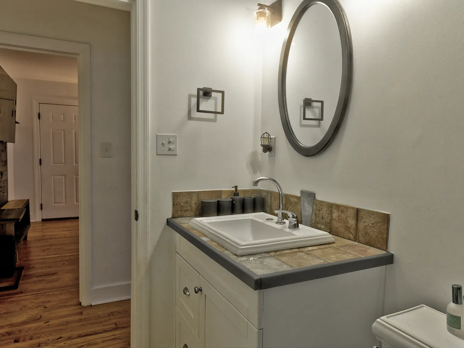 729 Heard Avenue - 1 — Photo 3