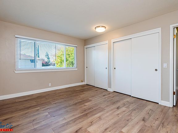 4th image of 22 Lavonne Dr