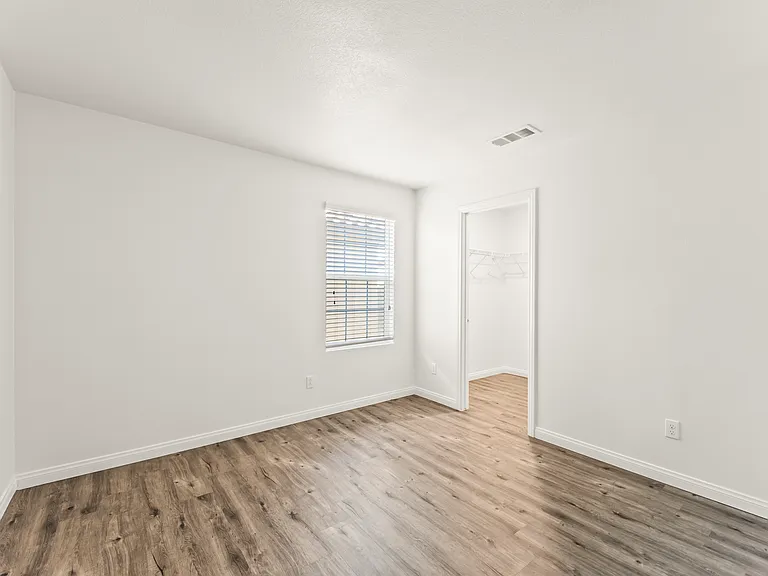 6111 Rosewood Way — Photo 12
