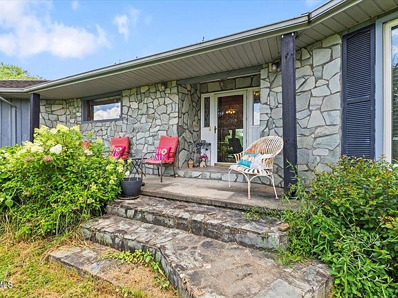 62nd image of 628 Christian Bend Rd