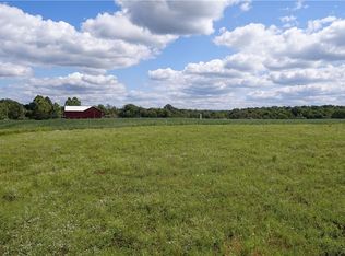 25289 Center Rd, Homeworth, OH 44634