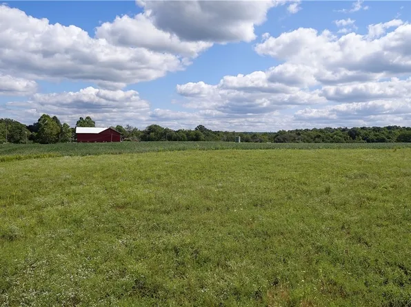 25289 Center Rd, Homeworth, OH 44634