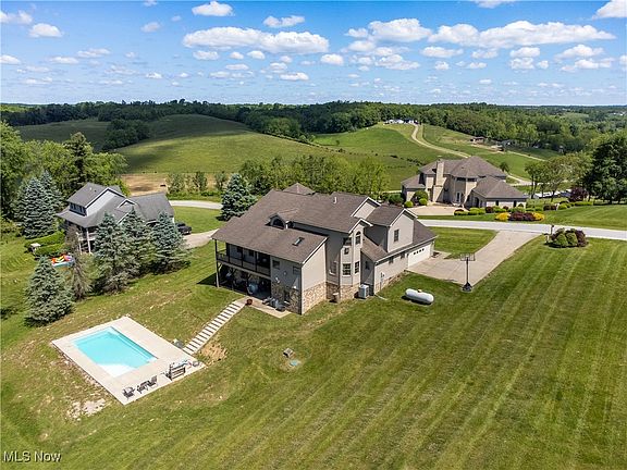5th image of 44680 Moriah Dr