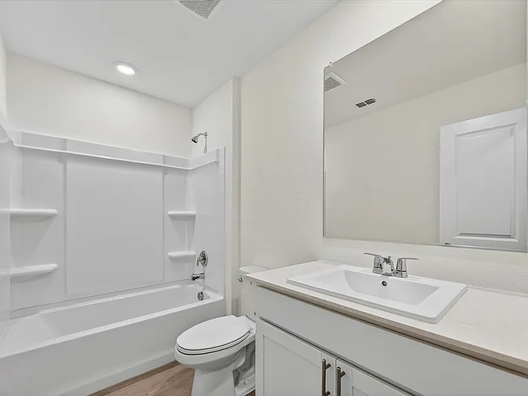 1328 Alfred St — Photo 14