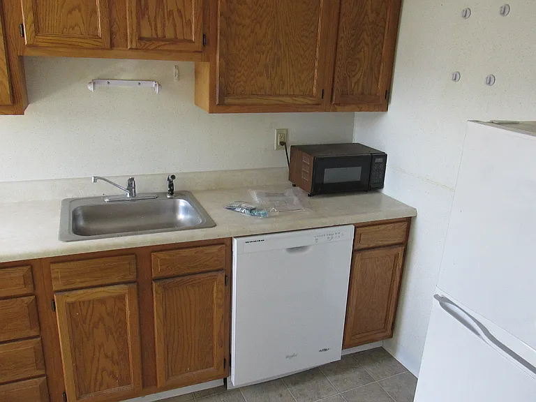408 Stewart Ave #6 — Photo 9