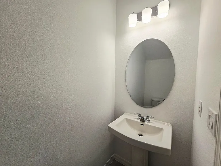 11946 Glenside Ter — Photo 12