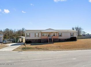 220 Busch Dr, Richlands, NC 28574