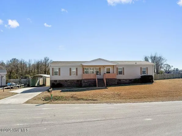 220 Busch Drive, Richlands, NC 28574