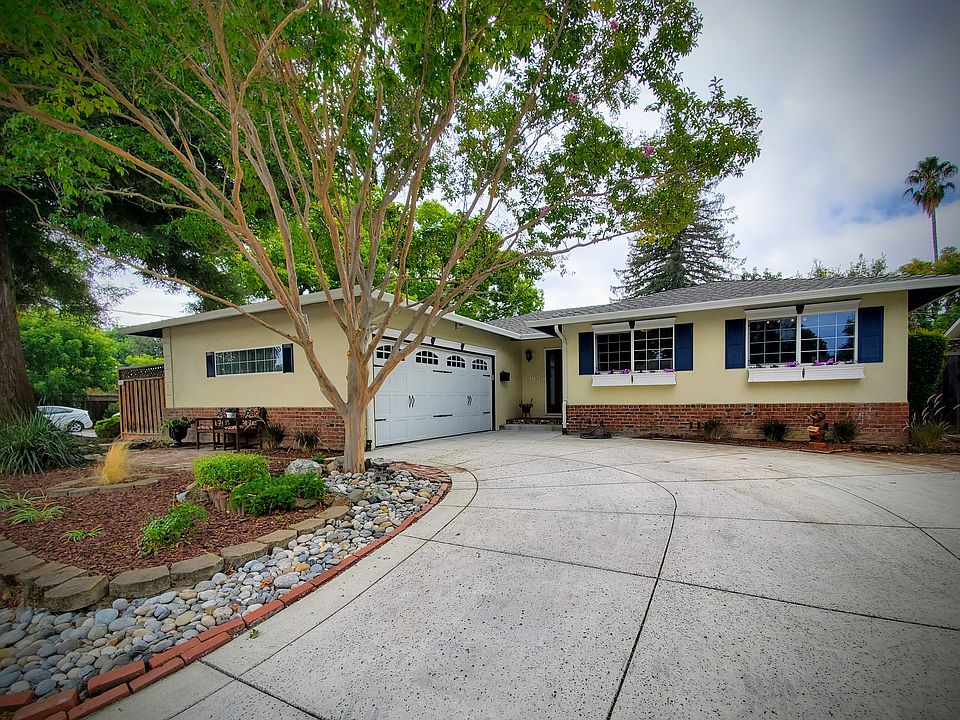 1st image of 3256 Oxford Ln