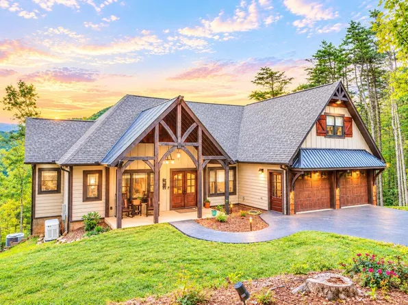 528 Cloudland Dr, Ellijay, GA 30536