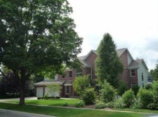 815 E Greenview Rd, Itasca, IL 60143