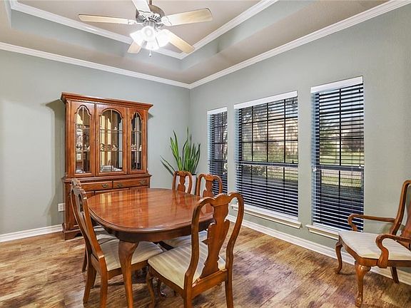 3rd image of 1302 Lake Meadow Dr